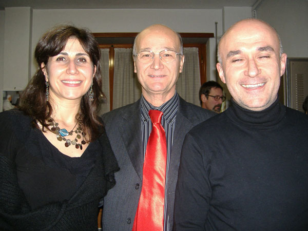 Per salvare la foto tasto dx salva immagine con nome