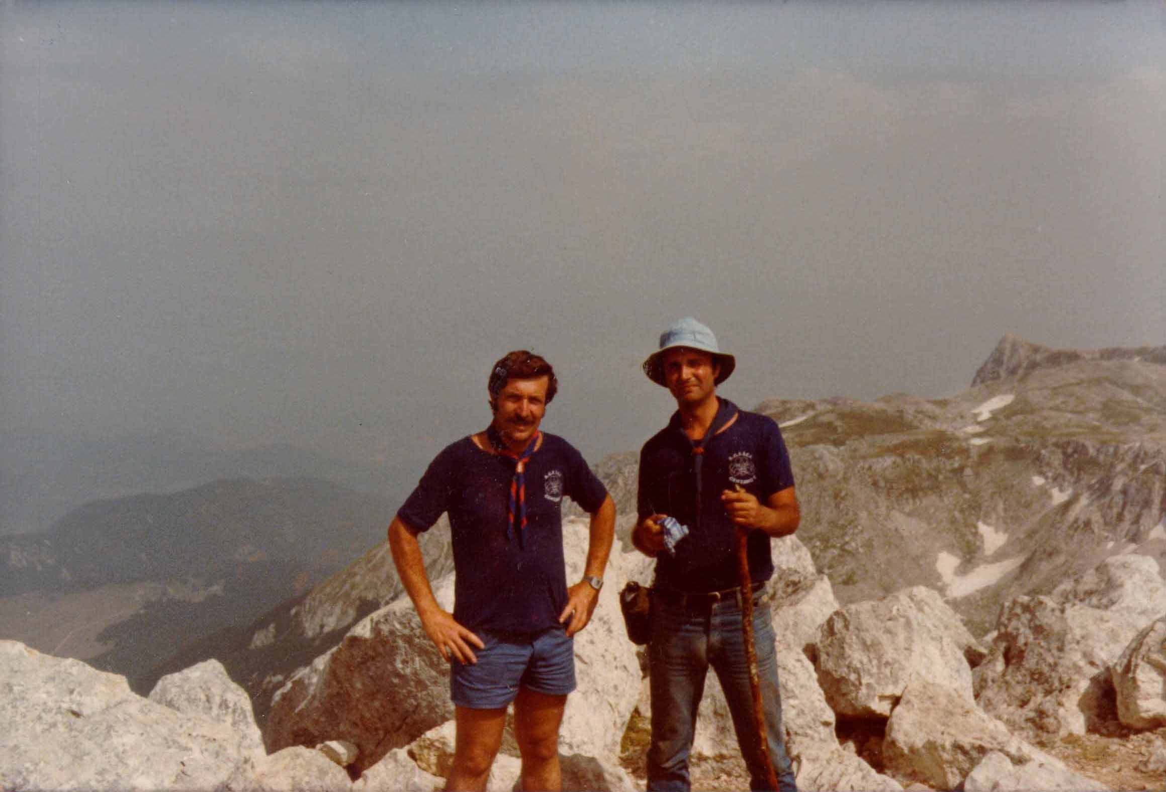 Per salvare la foto tasto dx salva immagine con nome